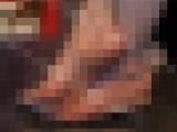 【フルHD動画】カラオケ中ＯＬのパンプス脱ぎと踵踏み７
