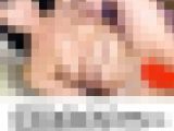 【大量潮吹きオナニー】美女がバイブでマンコ掻き回し→部屋中に飛び散る濃厚潮吹き